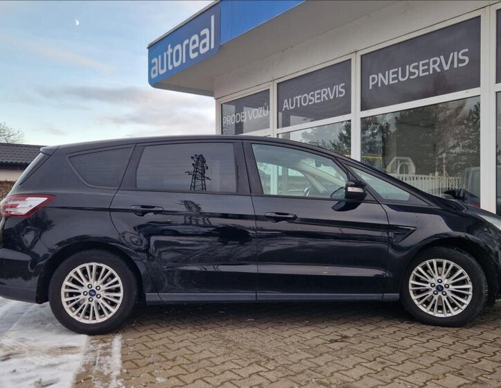 Ford S-MAX 5