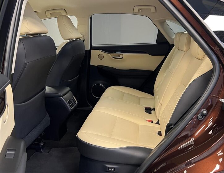 Lexus NX 300h SUV 2,5 l 145 kw