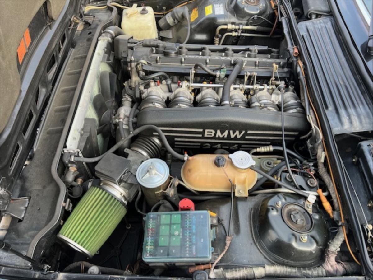 BMW M6 Kupé 3,5 l 210 kw