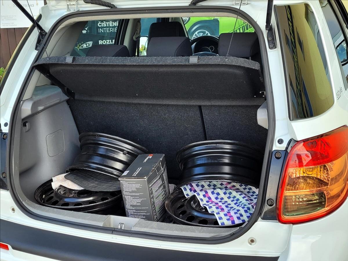 Suzuki SX4 Hatchback 2,0 l 99 kw