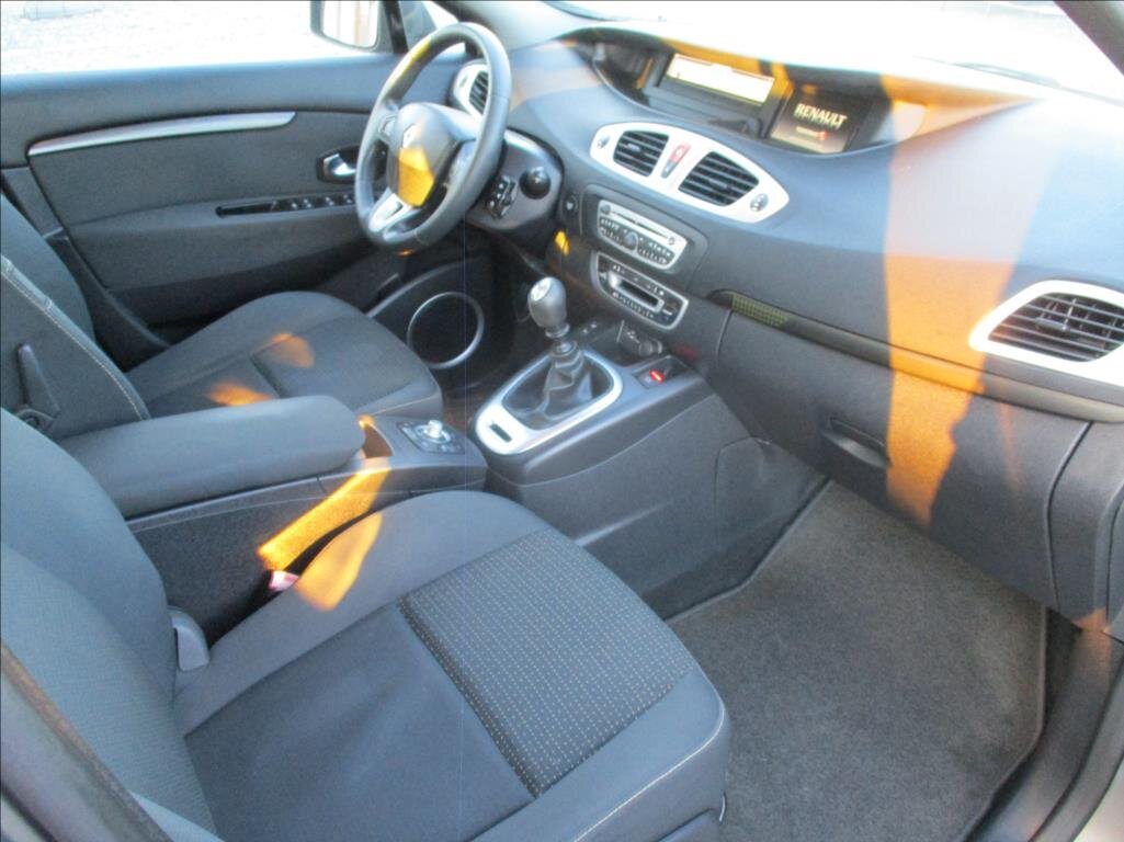 Renault Scénic Kombi 1,5 l 81 kw