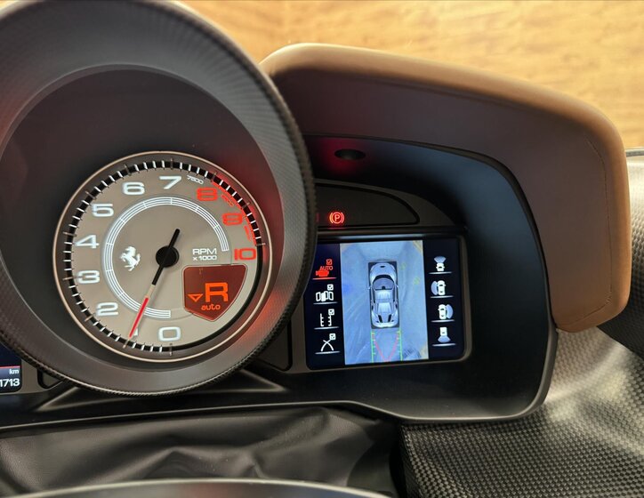 Ferrari F8 Kabriolet 3,9 l 530 kw