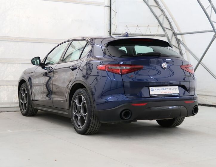Alfa Romeo Stelvio 10