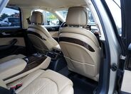 Audi A8 30