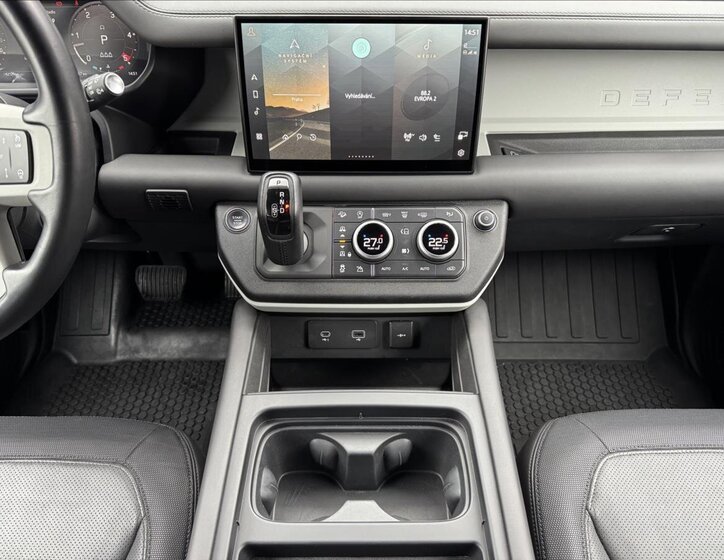 Land Rover Defender Ostatní 3,0 l 221 kw