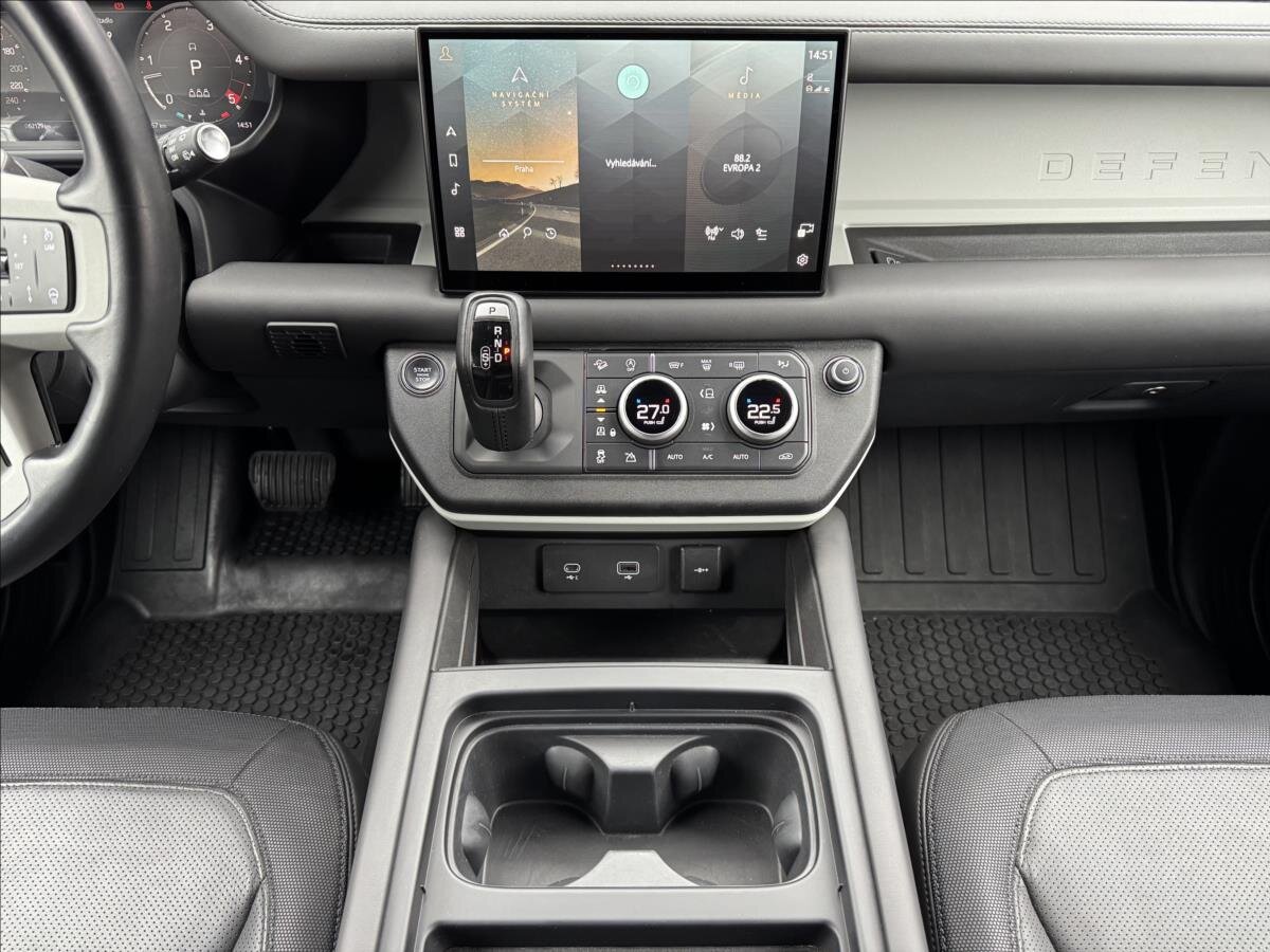 Land Rover Defender Ostatní 3,0 l 221 kw