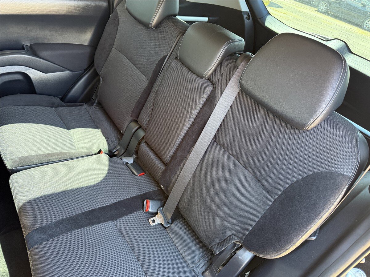 Citroën C-Crosser SUV / Terénní 2,2 l 115 kw
