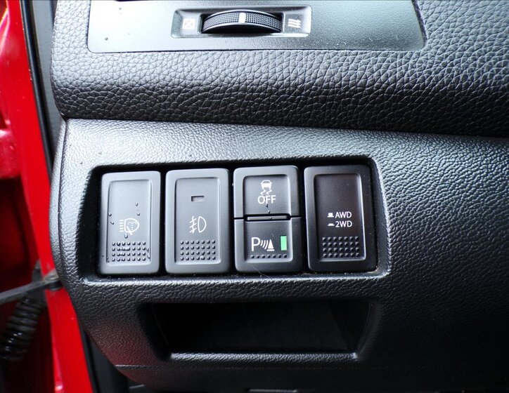 Suzuki Kizashi Sedan / Limuzína 2,4 l 131 kw