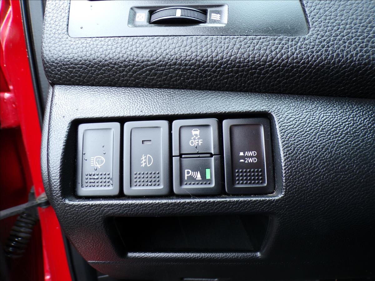 Suzuki Kizashi Sedan / Limuzína 2,4 l 131 kw