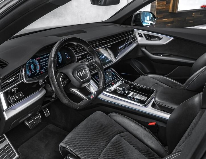 Audi Q8 SUV / Terénní 3,0 l 210 kw