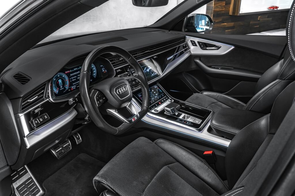 Audi Q8 SUV / Terénní 3,0 l 210 kw