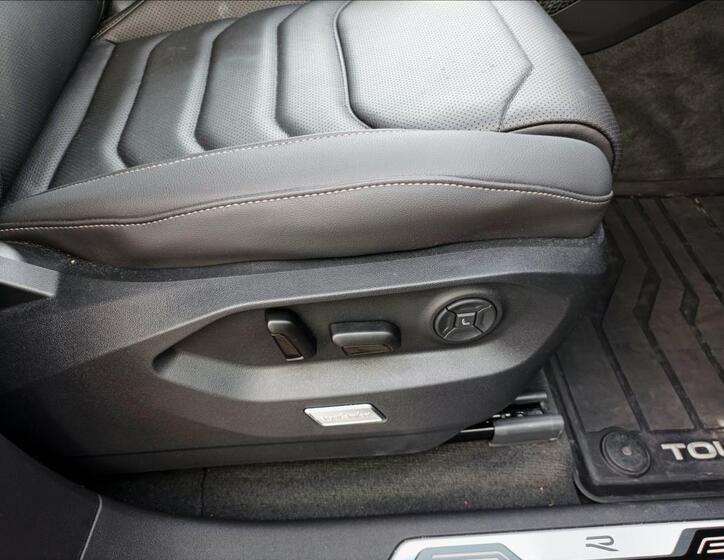 Volkswagen Touareg 15