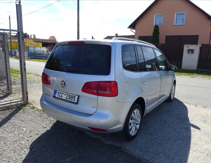 Volkswagen Touran 6