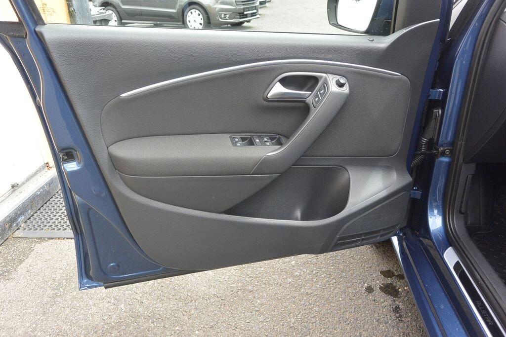 Volkswagen Polo Hatchback 999,0 55 kw