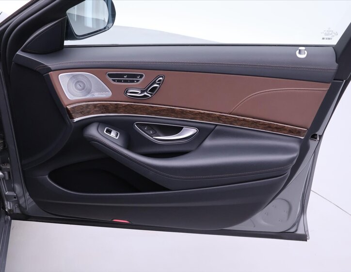 Mercedes-Benz Třídy S Sedan 4,7 l 335 kw
