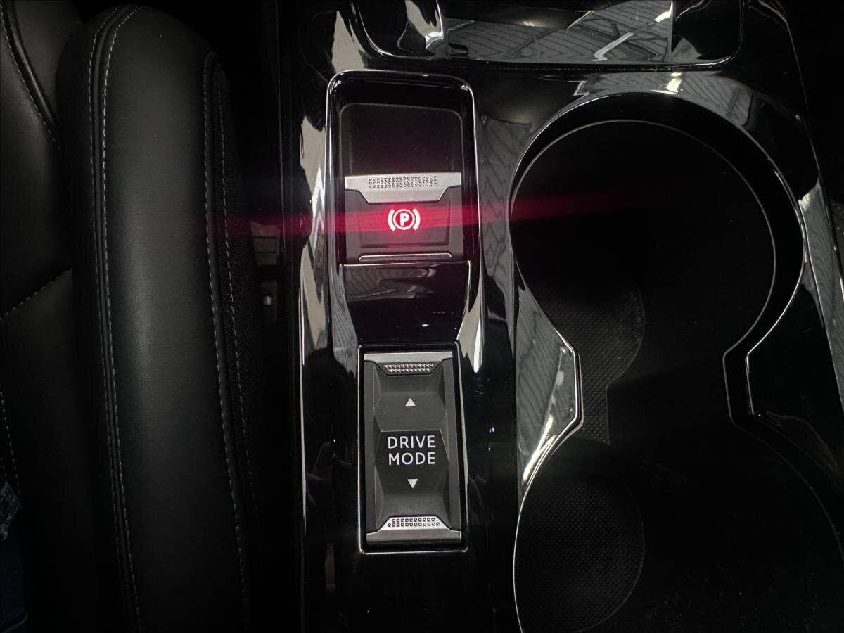 Peugeot 2008 SUV 1,2 l 114 kw