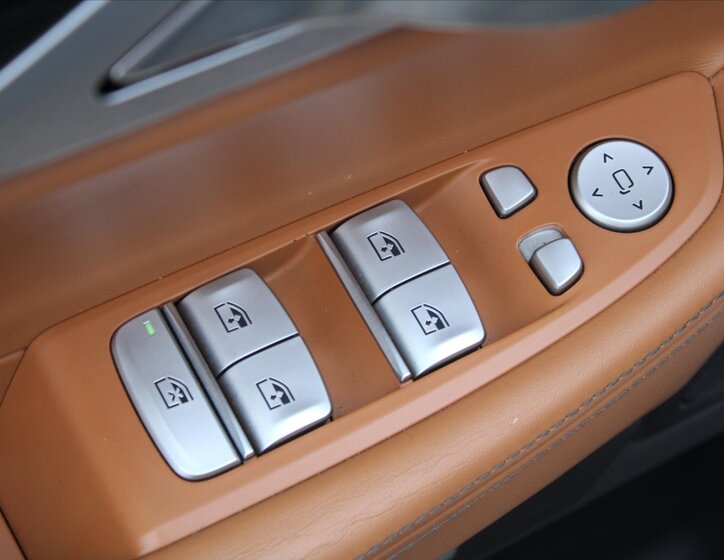 BMW Řada 7 Sedan / Limuzína 3,0 l 195 kw