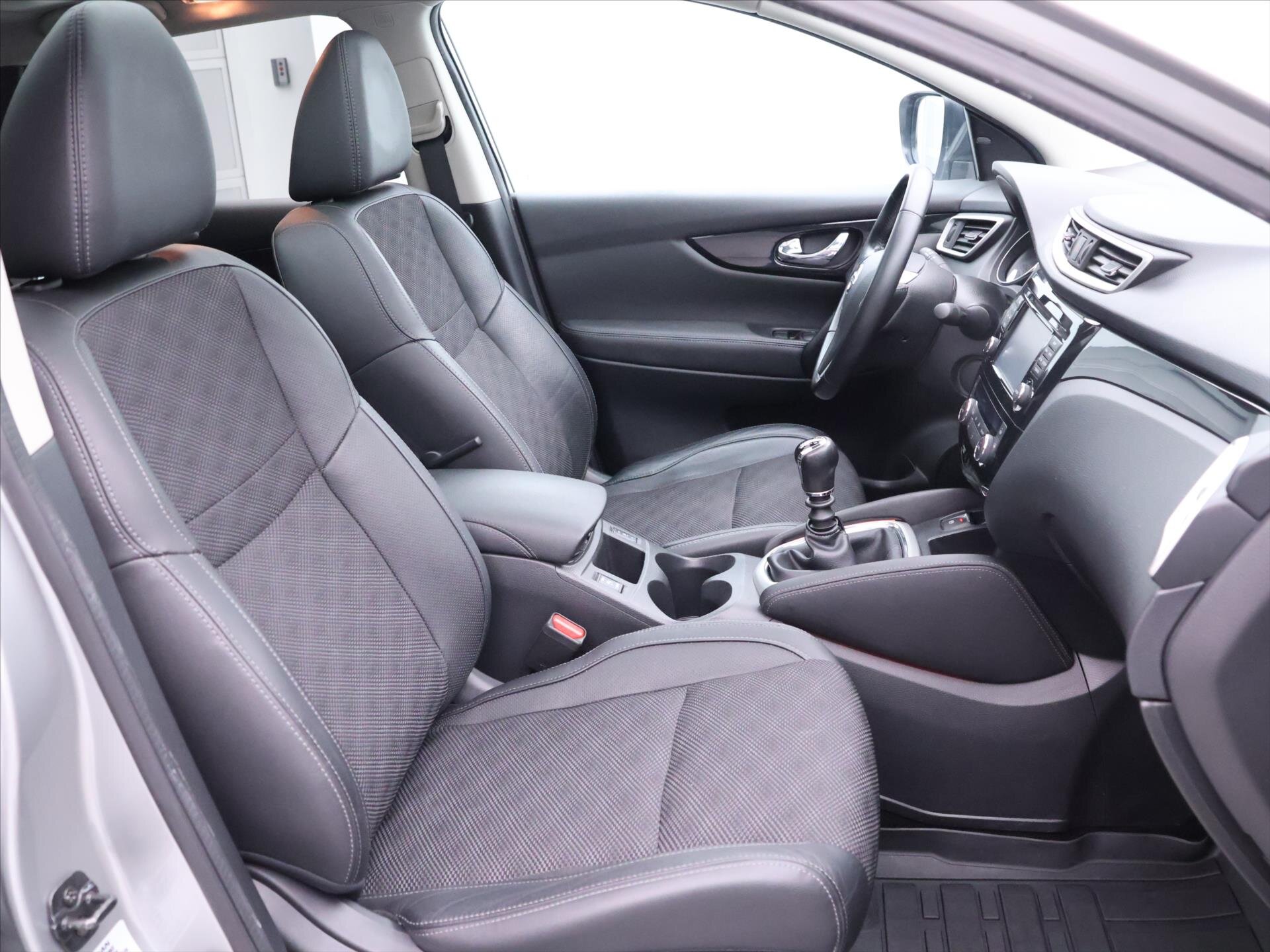 Nissan Qashqai SUV 1,2 l 85 kw