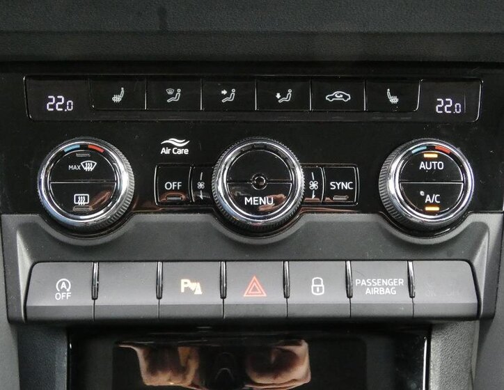 Škoda Karoq SUV / Terénní 1,5 l 110 kw