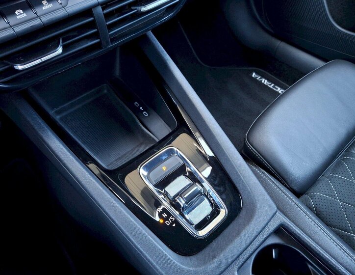 Škoda Octavia Sedan / Limuzína 2,0 l 180 kw