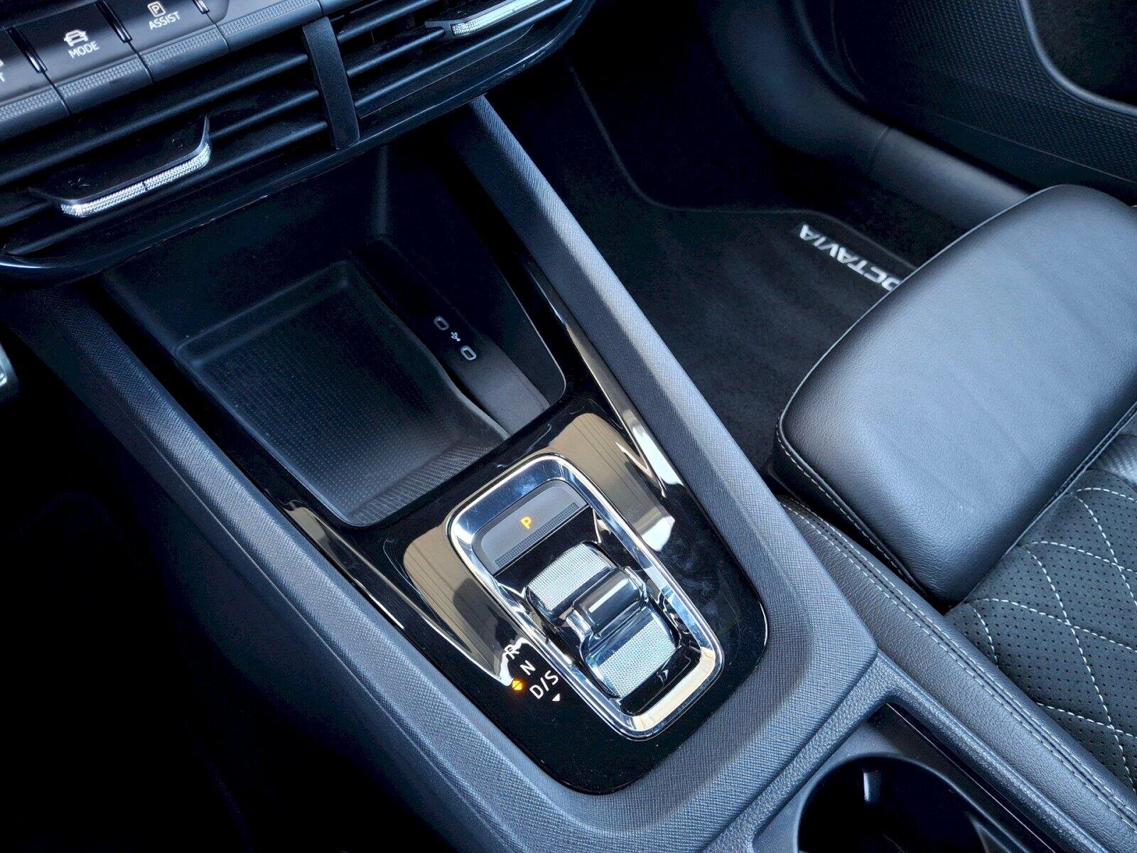 Škoda Octavia Sedan / Limuzína 2,0 l 180 kw