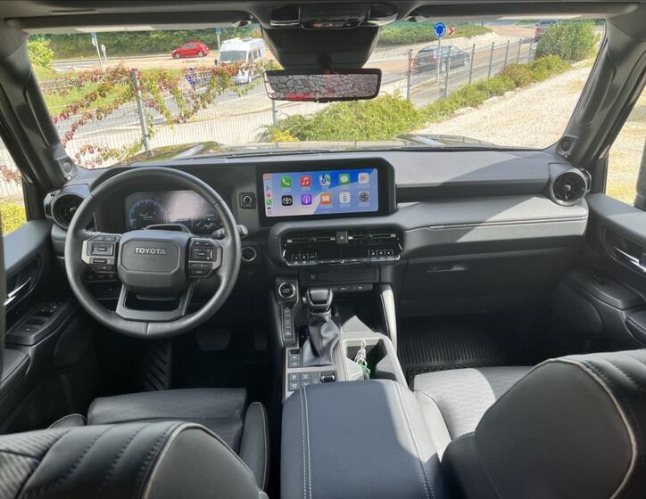 Toyota Land Cruiser 14