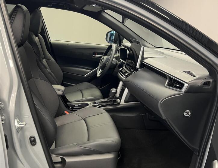 Toyota Corolla Cross 10