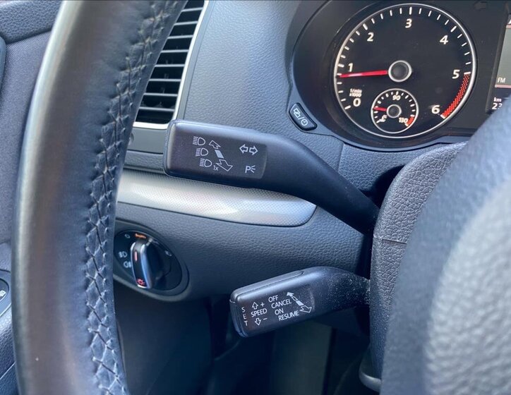 Volkswagen Sharan MPV 2,0 l 103 kw