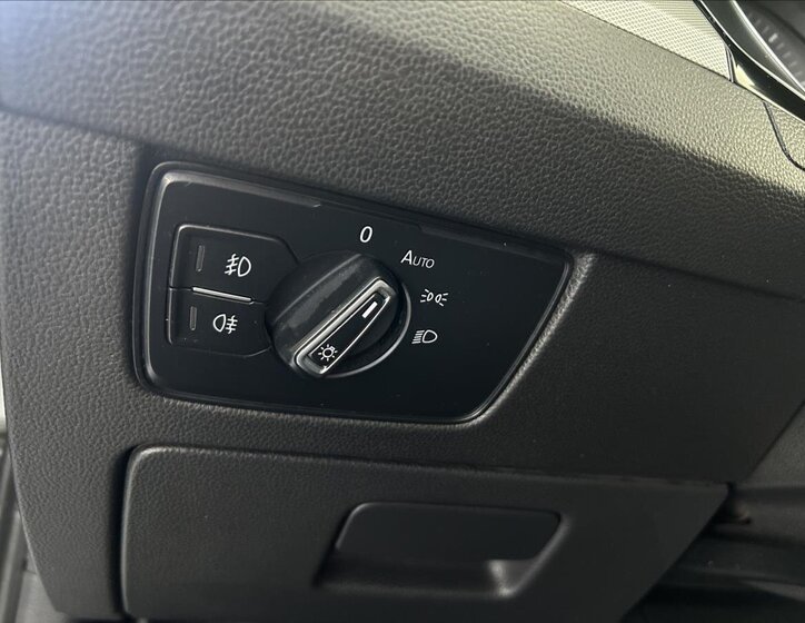 Volkswagen Passat Sedan / Limuzína 1,4 l 110 kw