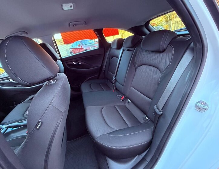 Hyundai i30 Kombi 1,4 l 103 kw