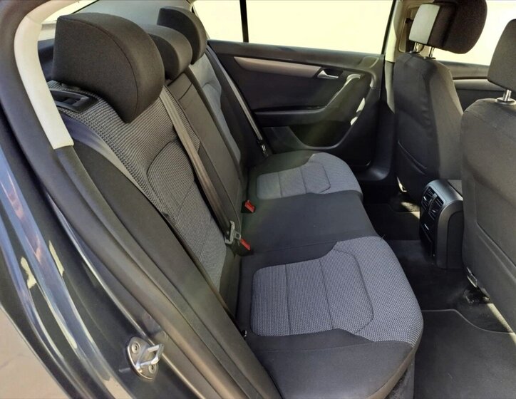 Volkswagen Passat Sedan 1,4 l 110 kw