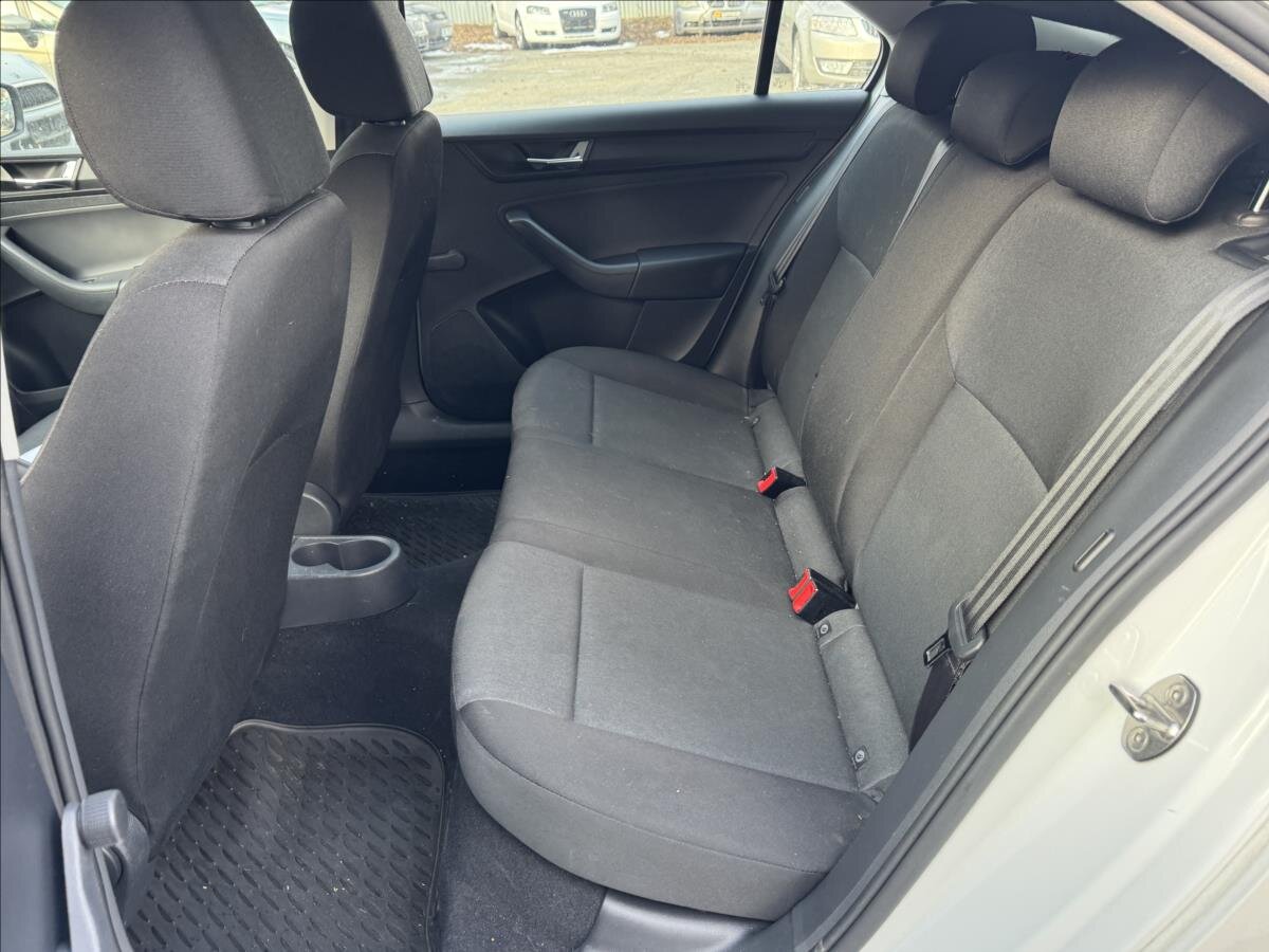 Škoda Rapid Hatchback 999,0 70 kw