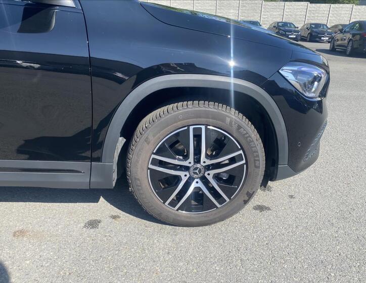 Mercedes-Benz GLA 16