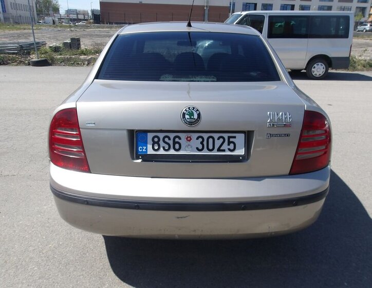 Škoda Superb Sedan / Limuzína 1,9 l 96 kw