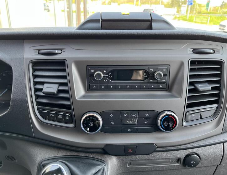 Ford Transit 12
