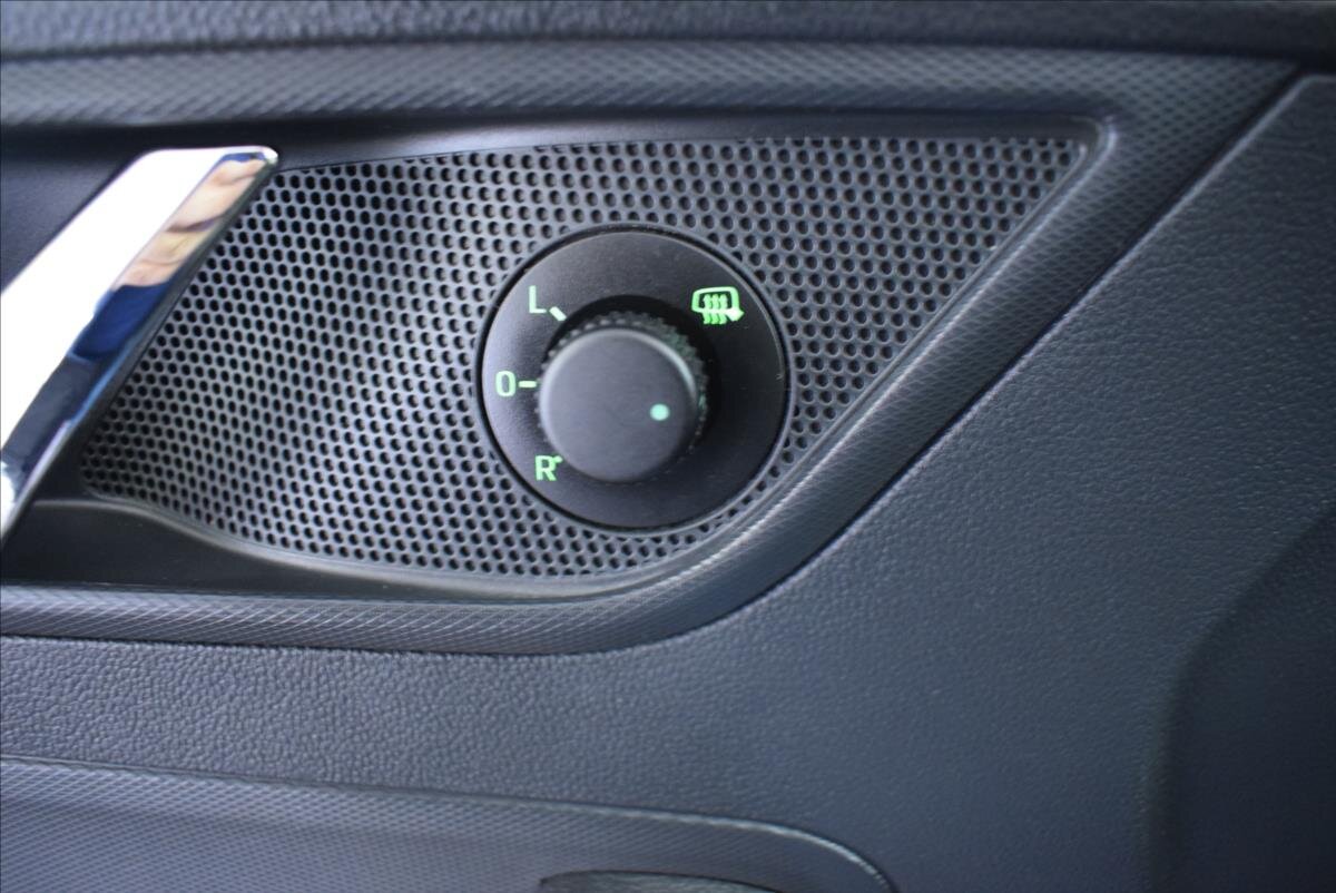 Škoda Rapid Liftback 1,2 l 77 kw