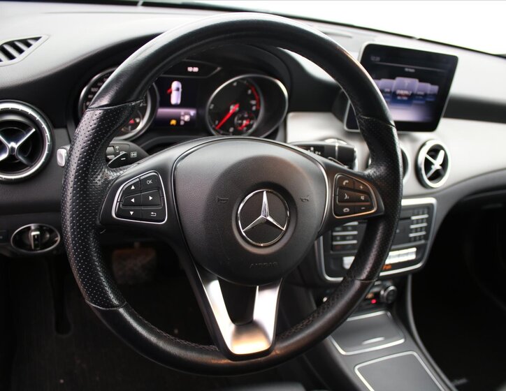 Mercedes-Benz CLA Kombi 2,1 l 100 kw