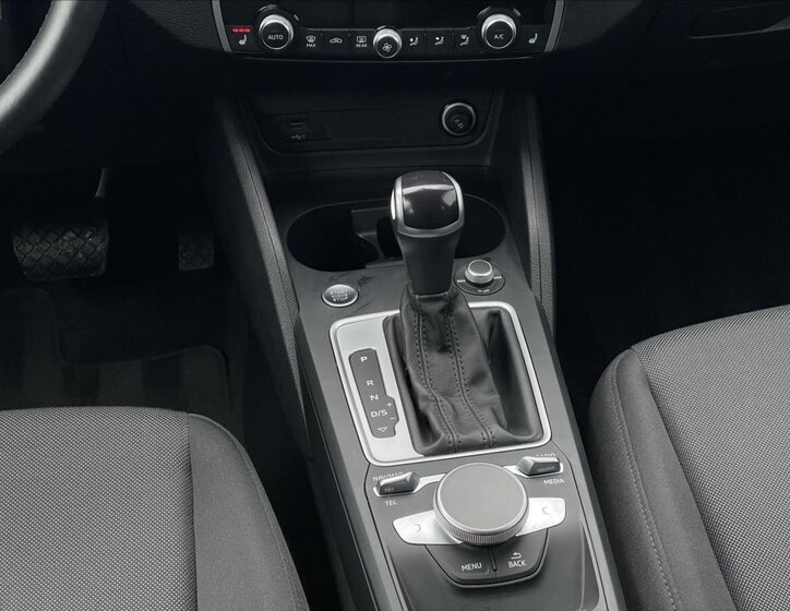 Audi Q2 SUV / Terénní 1,5 l 110 kw