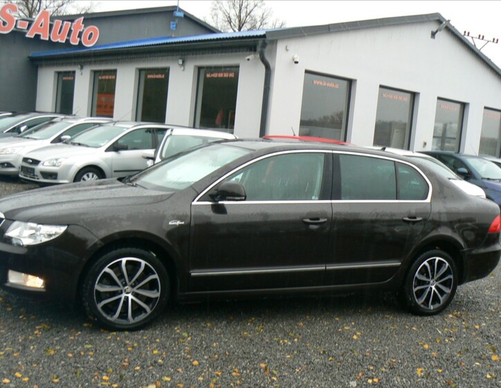 Škoda Superb 1