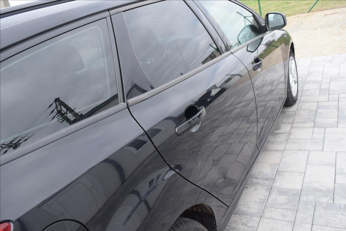 Ford Focus Kombi 998,0 92 kw