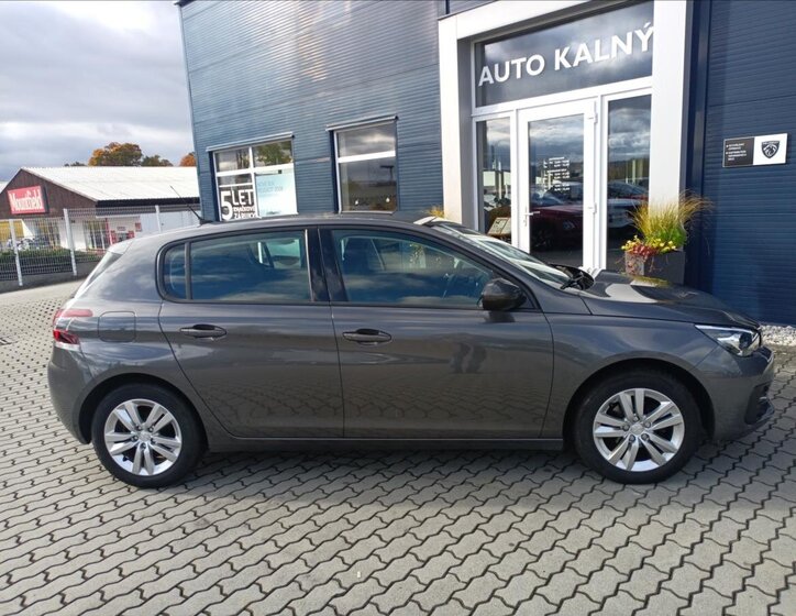 Peugeot 308 Hatchback 1,2 l 81 kw
