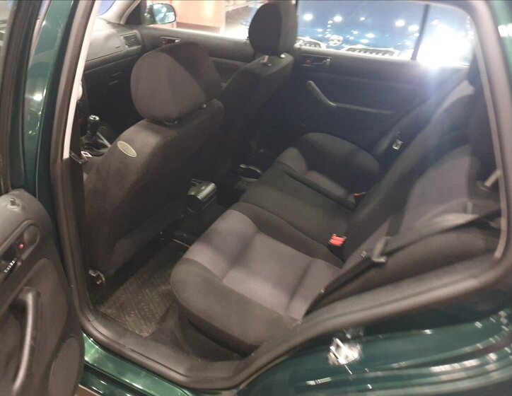 Volkswagen Golf Hatchback 1,6 l 77 kw