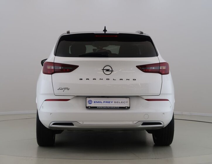 Opel Grandland SUV / Terénní 1,6 l 147 kw