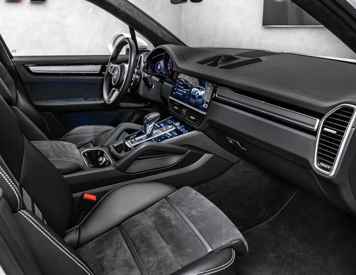 Porsche Cayenne SUV 4,0 l 338 kw