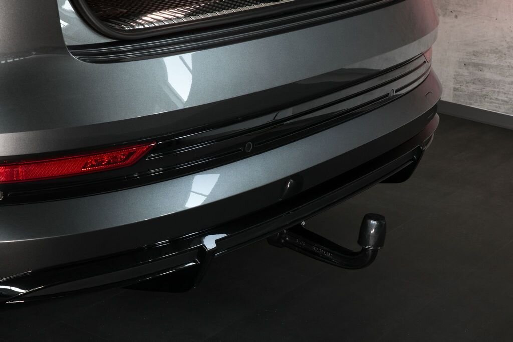 Audi e-tron SUV / Terénní 0,0 300 kw