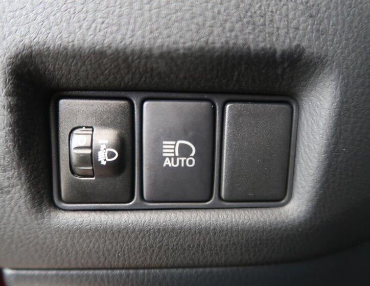 Toyota C-HR SUV / Terénní 1,8 l 72 kw