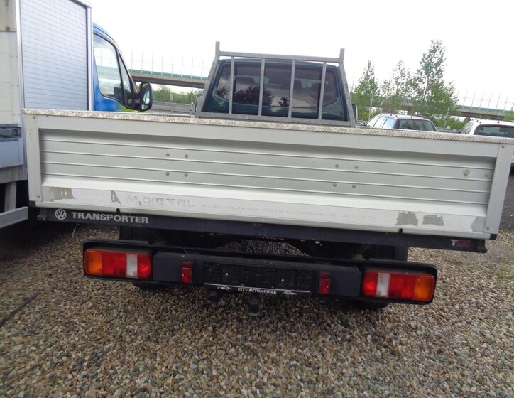 Volkswagen Transporter Valník 2,5 l 96 kw