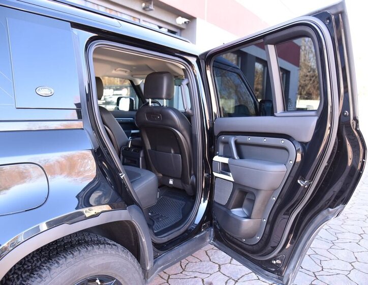 Land Rover Defender SUV 3,0 l 183 kw