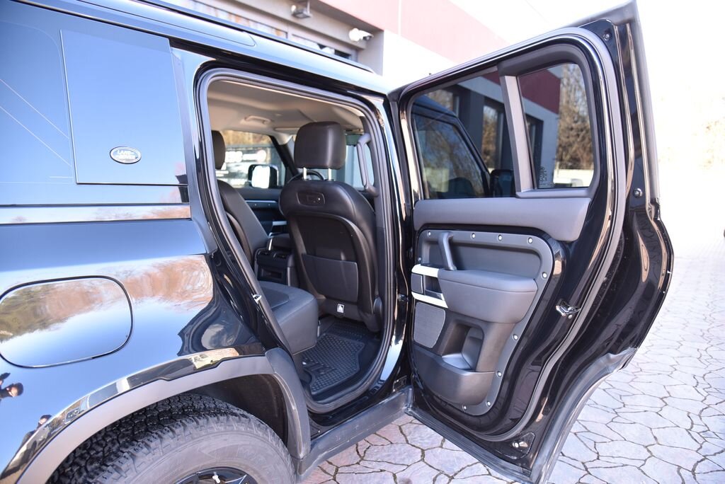 Land Rover Defender SUV 3,0 l 183 kw