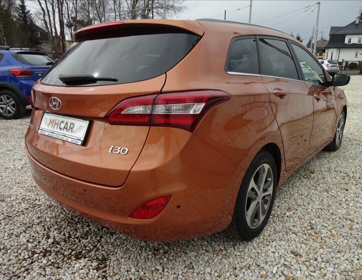 Hyundai i30 Kombi 1,6 l 99 kw